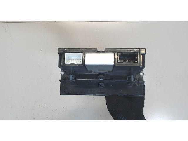 Дисплей бортового компьютера Volvo C30 2006-2010 31268051