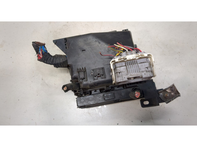 Блок предохранителей  Mitsubishi Endeavor         