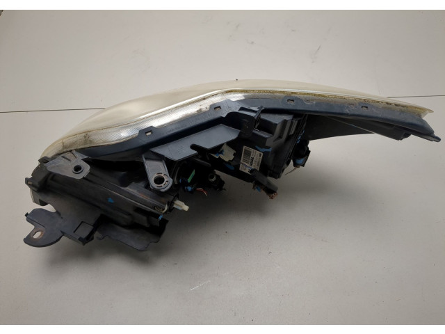 Фара передняя  Toyota Auris E15 2006-2012 правая 