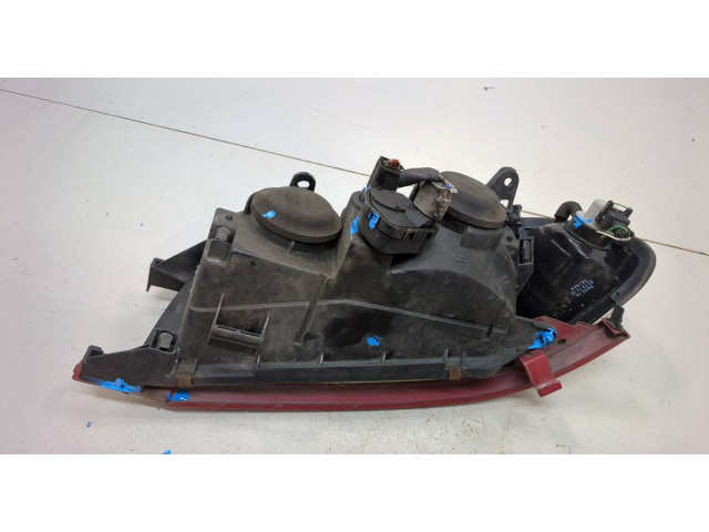 Фара передняя Toyota Avensis 1 1997-2003 правая