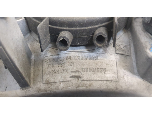 Фара передняя  Suzuki Grand Vitara 1997-2006 левая 