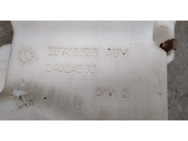 Бачок омывателя  Cadillac SRX 2004-2009    