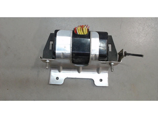 Pojistková skříňka Tesla S