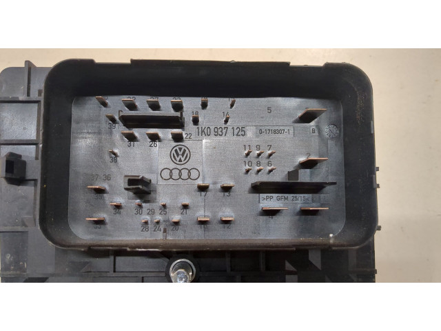 Блок предохранителей  Volkswagen Golf Plus         