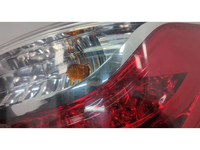 Задний фонарь          