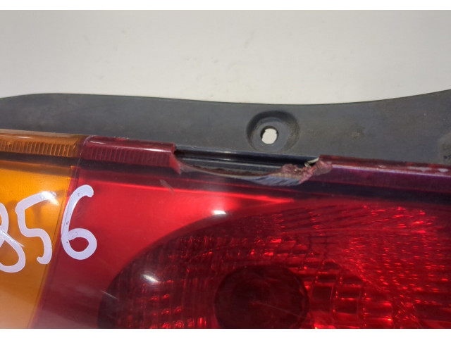 Задний фонарь Nissan Almera Tino