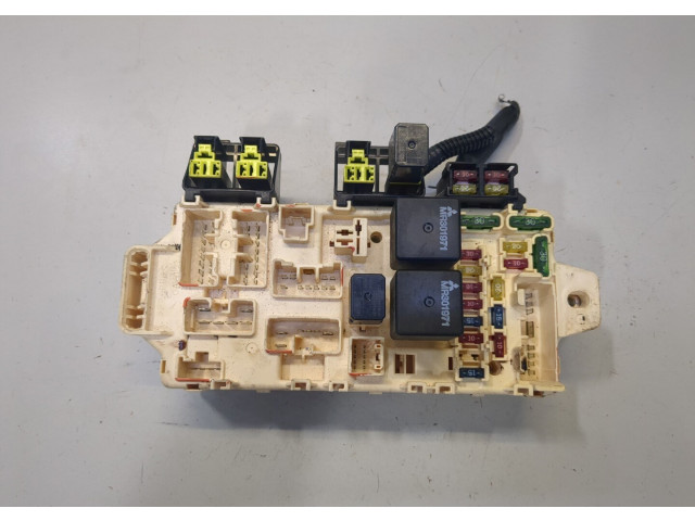 Блок предохранителей Mitsubishi Pajero / Montero 2000-2006 3.5