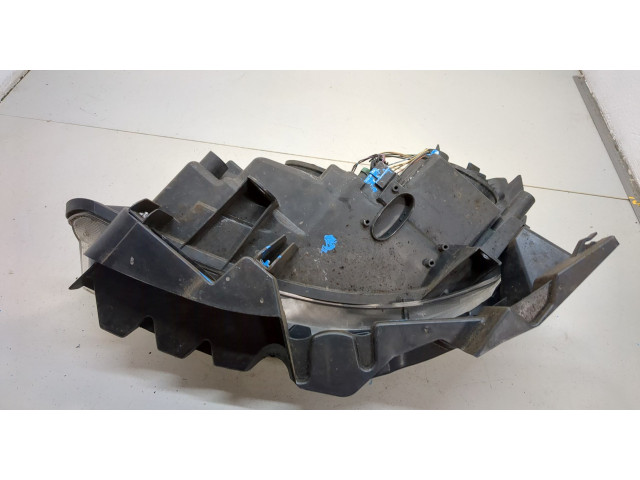 Фара передняя  Renault Scenic 2003-2009 правая 