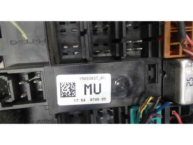 Блок предохранителей  Chevrolet Tahoe 2006-2014      1509383701    5.3