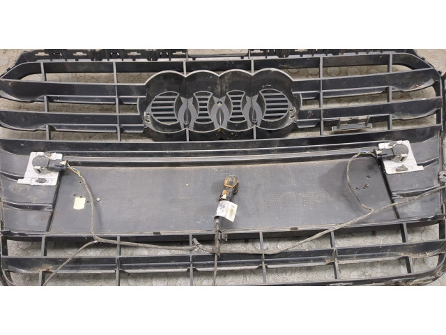 Решетка радиатора  Audi A5 (8T) 2011-2017          