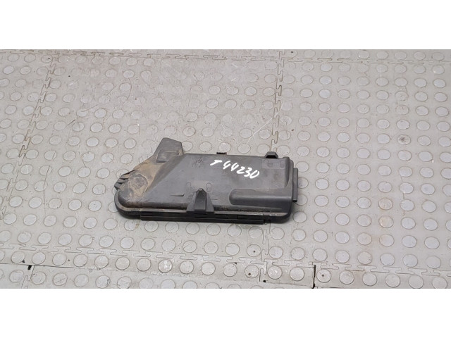 Крышка блока предохранителей  Mercedes CLS C219 2004-2010      2115400582   