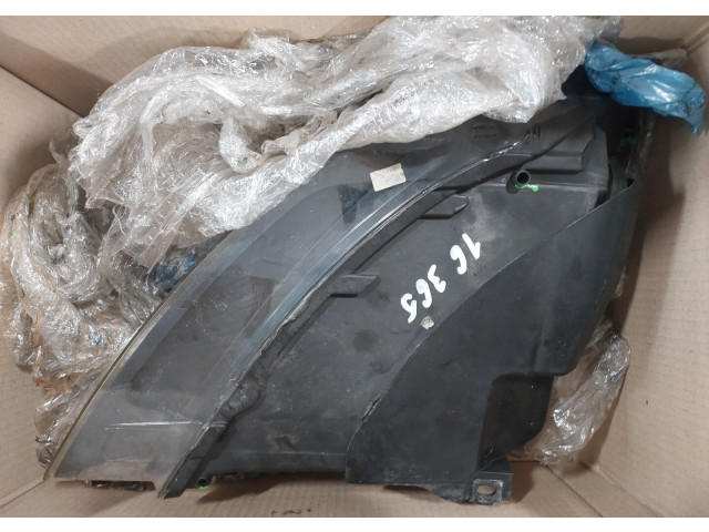 Фара передняя  Audi Q7 2009-2015 левая 