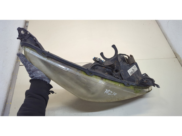 Фара передняя  Peugeot 5008 2009-2016 правая 