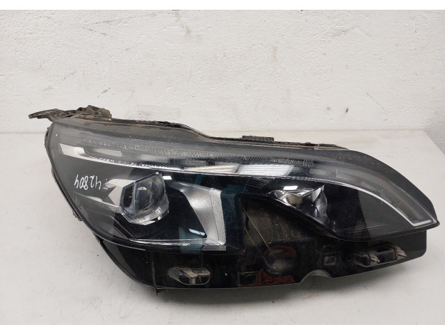 Фара передняя  Peugeot 3008 2016-2020 правая 