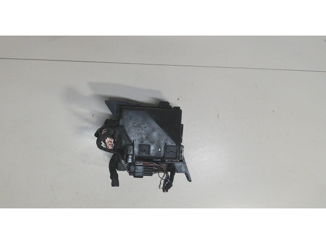 Блок реле Mitsubishi Grandis 307230486 2.4