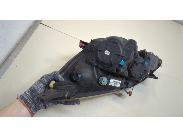 Фара передняя  Opel Meriva 2010-2018 правая 