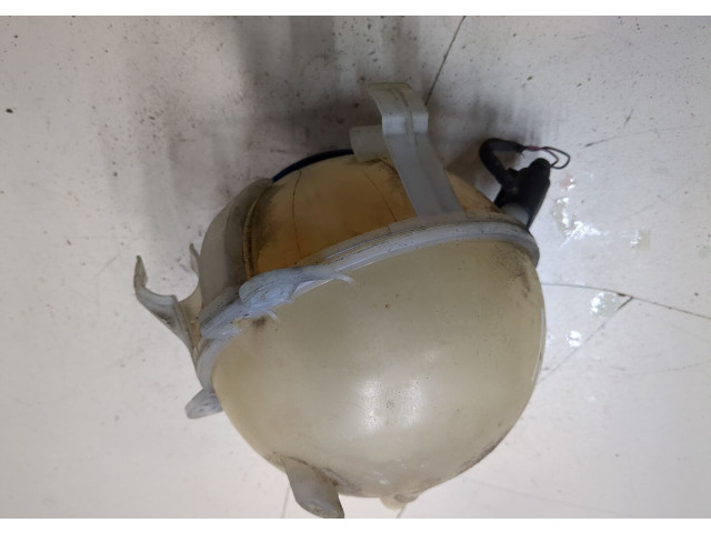 Бачок расширительный  Volkswagen Passat CC 2008-2012 1k0121407a     2.0