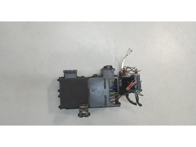 Блок реле Nissan Almera N15 1995-2000 2438351E00 1.4