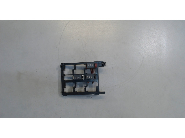 Блок реле  Skoda Yeti 2013-2018      7N0937503    1.6