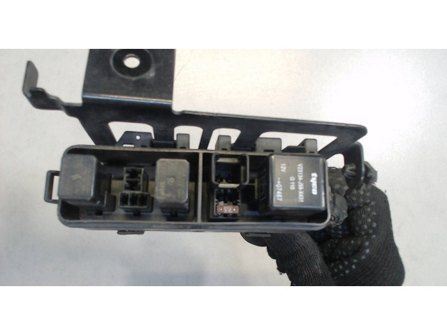 Блок реле Mazda CX-9 2007-2012 V23131J59X431 3.7