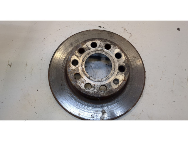 Диск тормозной Volkswagen Golf 5 2003-2009 задний