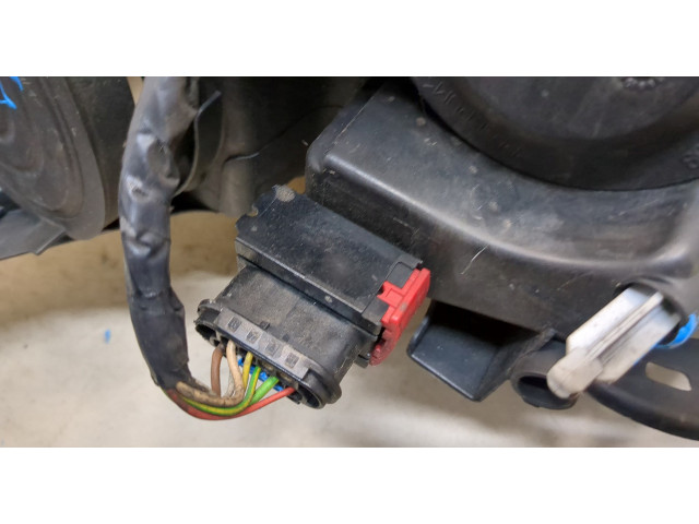 Фара передняя Peugeot 207 2006-2015 правая