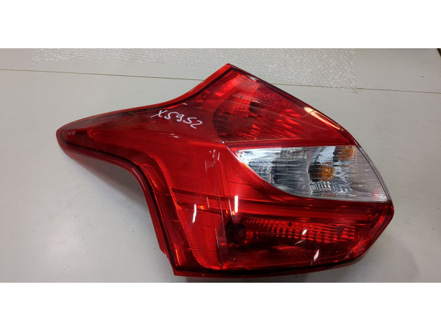 Задний фонарь          