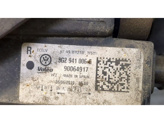 Фара передняя  Volkswagen Passat 8 2015- правая 