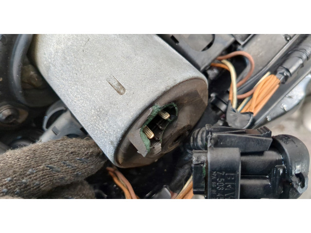 Генератор  BMW X3 E83 2003-2010           