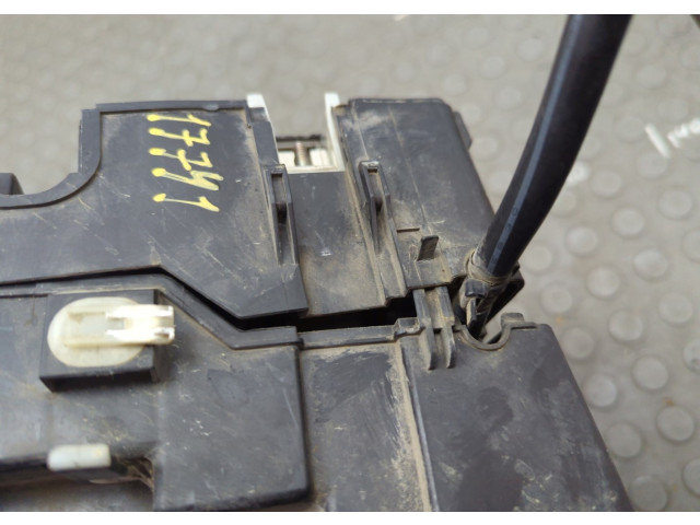 Блок предохранителей  Toyota Sequoia 2008-         