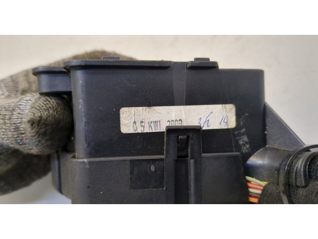 Блок предохранителей Volkswagen Golf 4 1997-2005