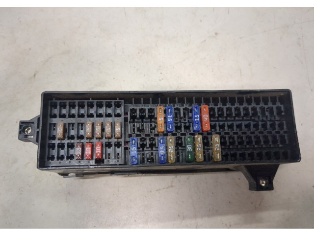 Блок предохранителей Volkswagen Caddy 2004-2010