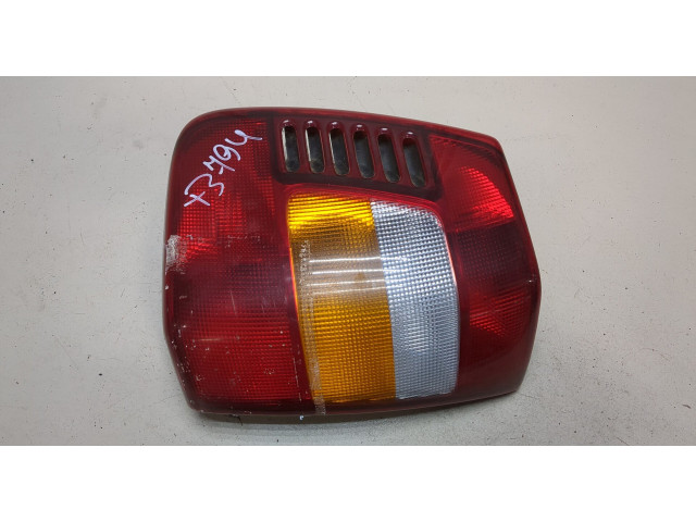 Задний фонарь        Jeep Grand Cherokee 1999-2003 