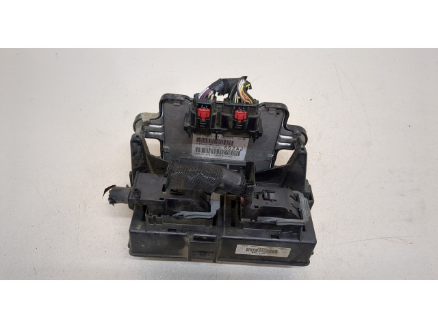 Блок предохранителей Jeep Grand Cherokee 2004-2010 04692073AB