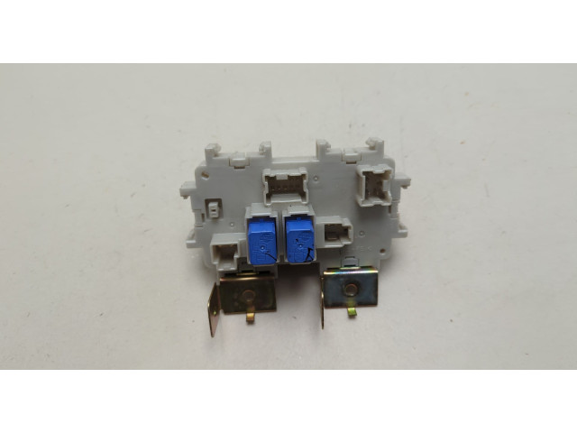 Блок предохранителей  Infiniti QX56 2004-2010         