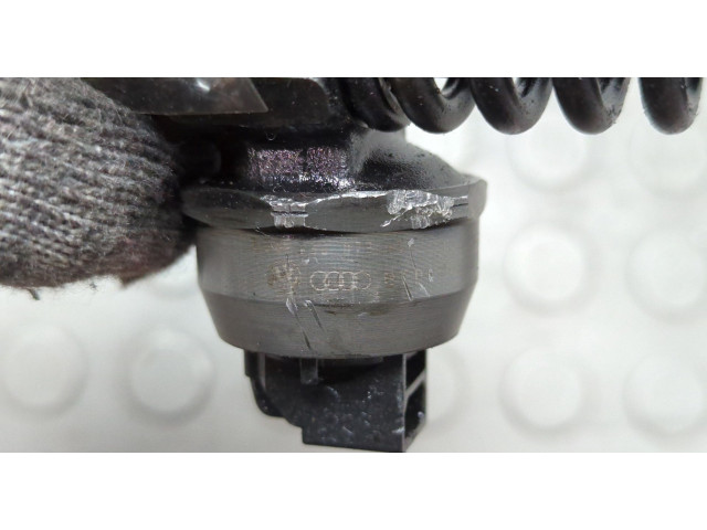 Форсунка топливная Volkswagen Caddy 2004-2015 038130073AG, 038130079GX