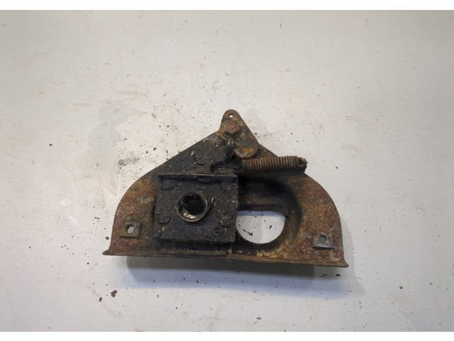 Замок капота Volvo 240