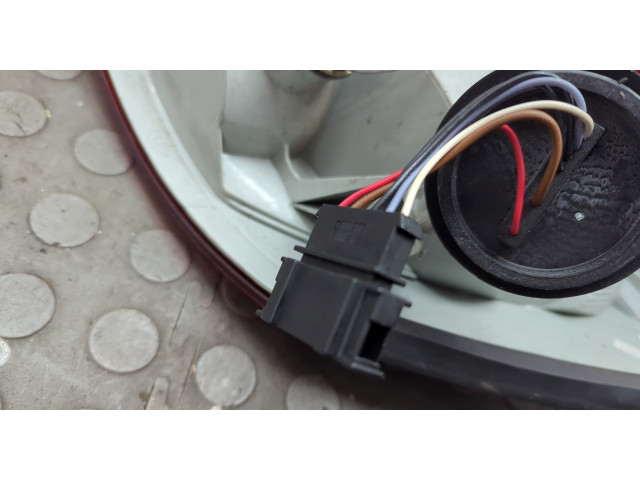 Задний фонарь          