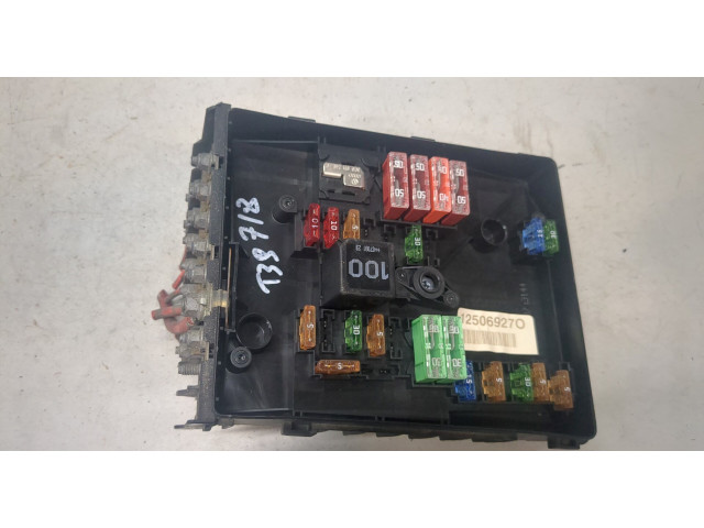 Блок предохранителей Volkswagen Golf 5 2003-2009