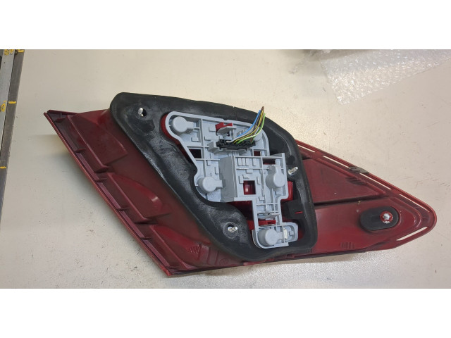 Задний фонарь        Mercedes C W204 2007-2013 