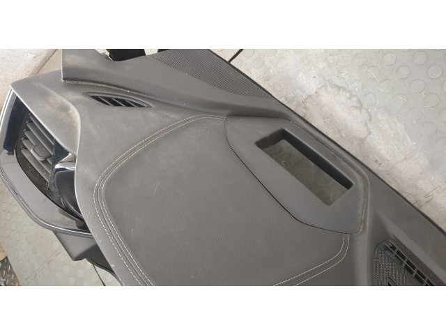 Дисплей бортового компьютера  Buick Envision 2020-2025        