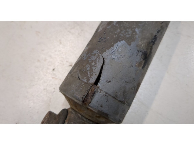 Стойка амортизатора  Volkswagen Transporter 4 1991-2003      