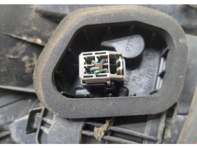 Задний фонарь