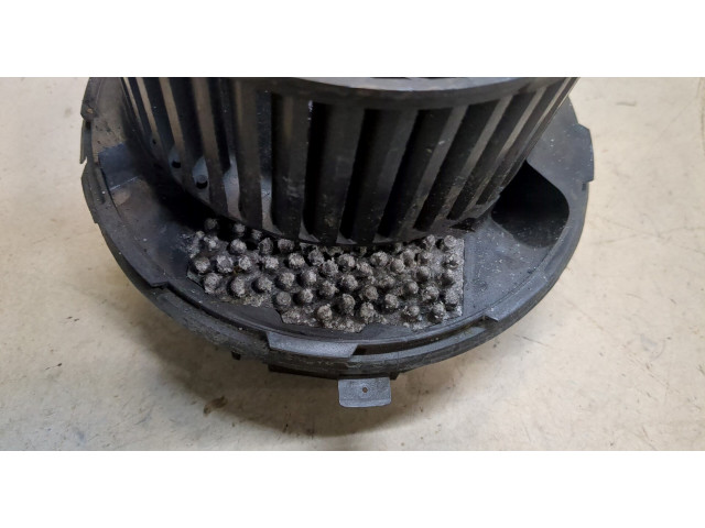 Моторчик печки Skoda Octavia (A5) 2008-2013