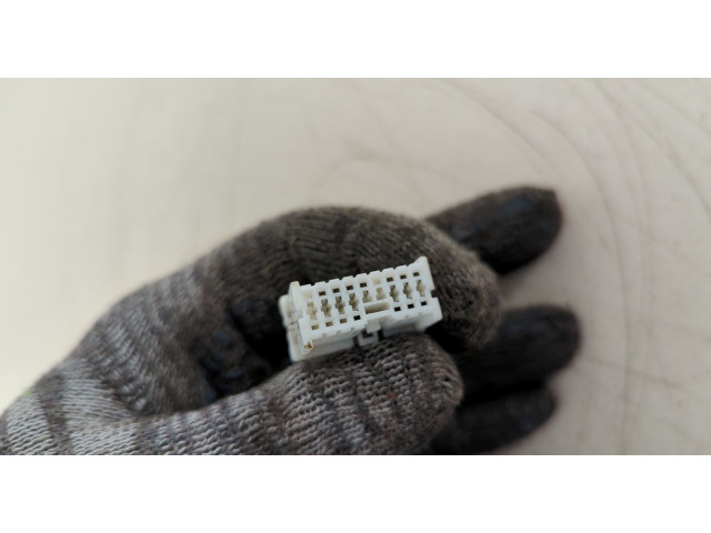 Зеркало боковое Infiniti QX56 2004-2010 правое