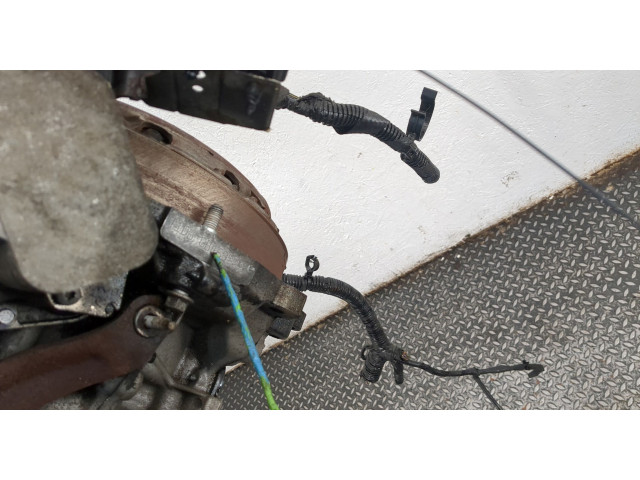 Форсунка топливная  Ford Focus 3 2011-2015    AV6Q9F593AD     