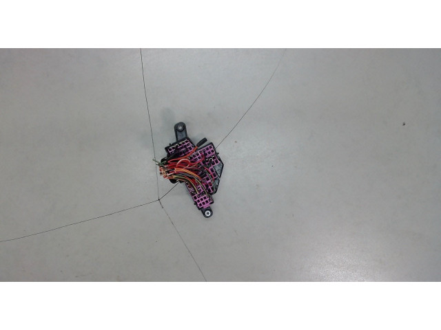 Блок предохранителей  Skoda Octavia (A5) 2004-2008      1K941824     2