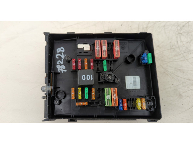 Блок предохранителей Skoda Yeti 2009-2014 1K0937125A