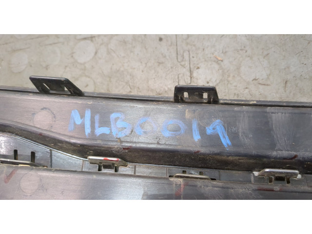 Решетка радиатора  Chevrolet Trax 2016-2022          42615979