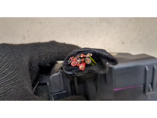 Блок предохранителей Volkswagen Golf 6 2009-2012 1.6